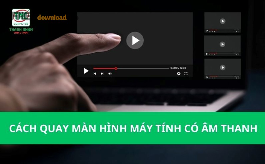 MacBook trên bàn làm việc