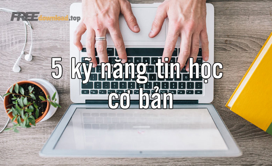 Làm việc văn phòng trên laptop