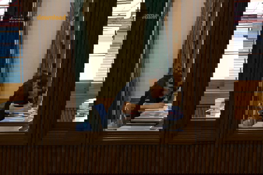 photo 1756032433560 56547efed550