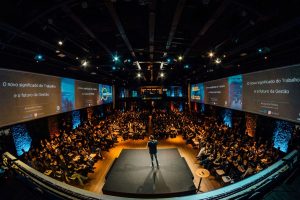 photo 1587825140708 dfaf72ae4b04